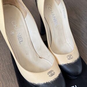 CHANEL Women's Black and Cream Heels